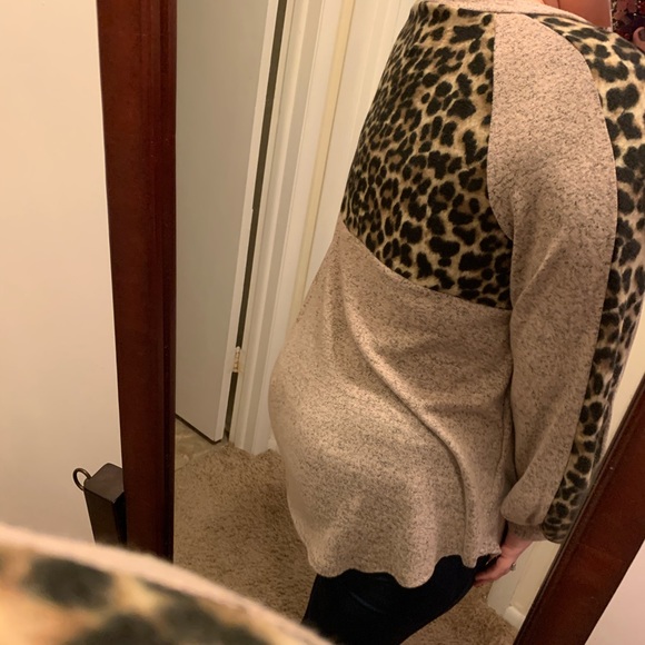 Long sleeve with cheetah print - Picture 2 of 2
